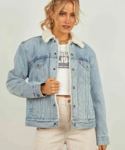 Levi's Ex BF Sherpa Trucker Jacket - Strangerways New & Most Loved 9 Levi's Ex BF Sherpa Trucker Jacket - Strangerways New & Most Loved