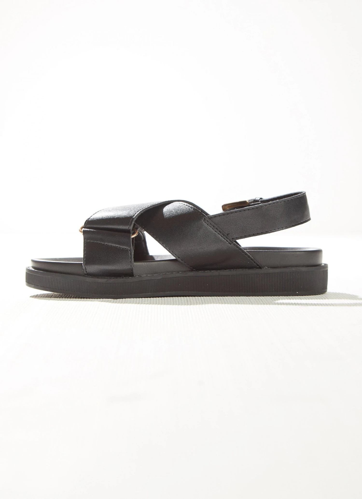 Cult Avenue Maldives Cross Sandal - Black Cult Avenue Maldives Cross Sandal - Black