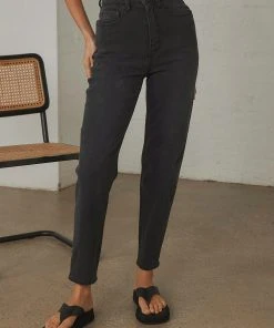 Lee New & Most Loved Hourglass High Mom Jeans - Black Ash 11 Lee New & Most Loved Hourglass High Mom Jeans - Black Ash
