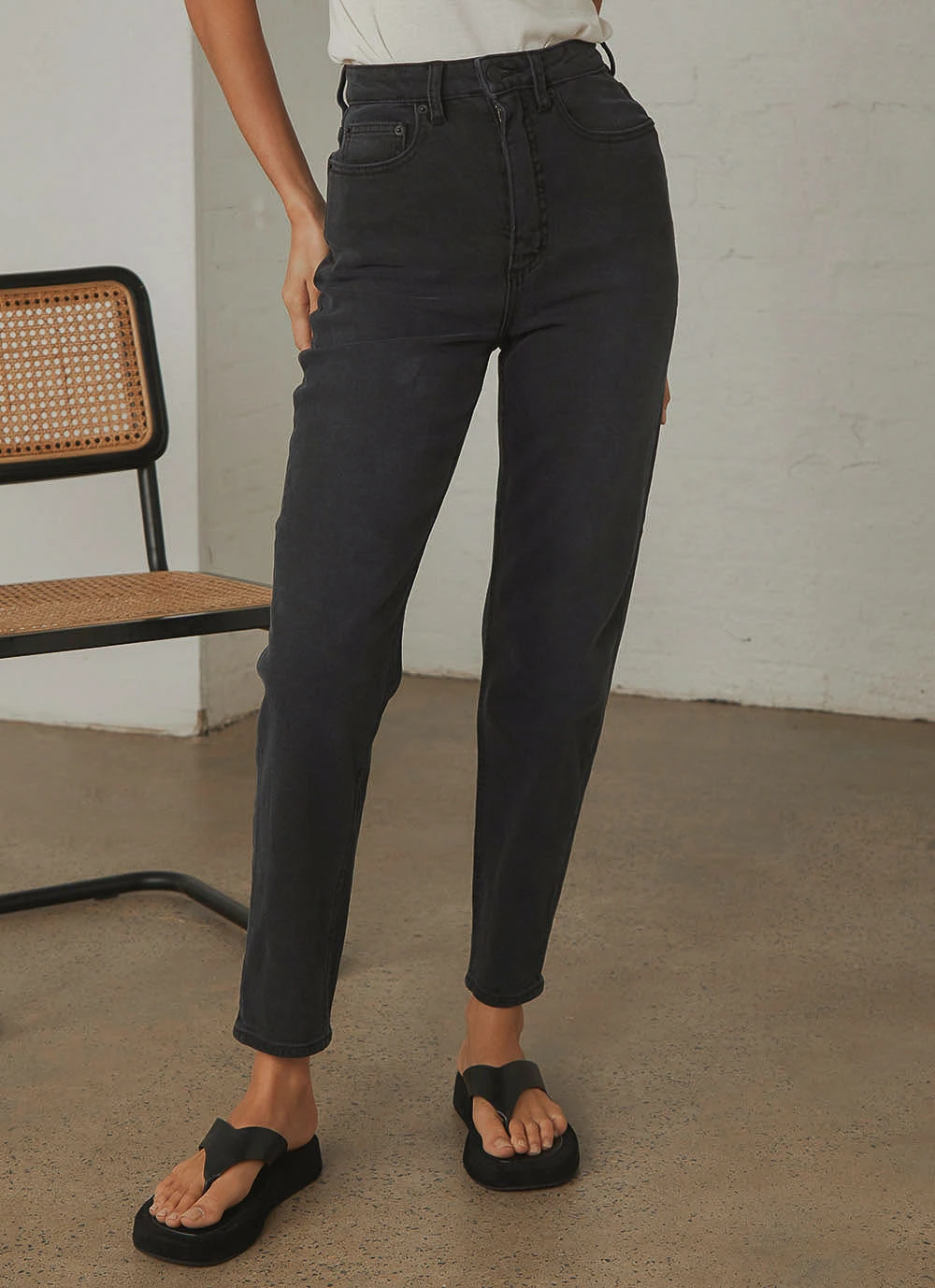 Lee New & Most Loved Hourglass High Mom Jeans - Black Ash 6 Lee New & Most Loved Hourglass High Mom Jeans - Black Ash