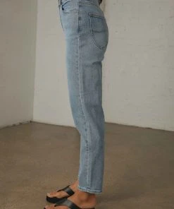 Lee Hourglass High Moms Jean - Bias Blue New & Most Loved 10 Lee Hourglass High Moms Jean - Bias Blue New & Most Loved