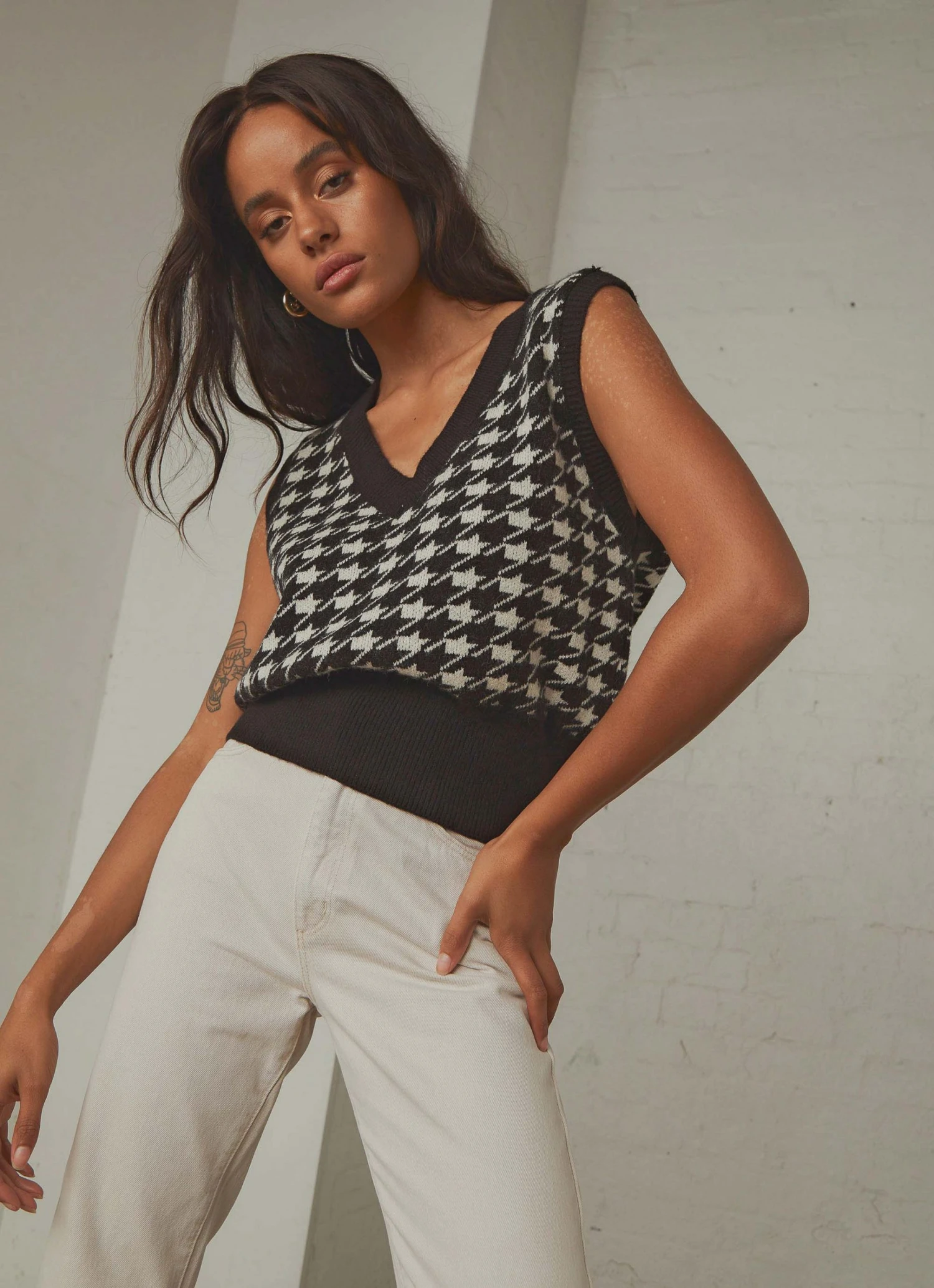 Peppermayo Afternoon Moments Knit Vest - Black And White New & Most Loved 4 Peppermayo Afternoon Moments Knit Vest - Black And White New & Most Loved