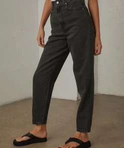 Levi's High Loose Taper Jeans - Lose Control 8 Levi's High Loose Taper Jeans - Lose Control