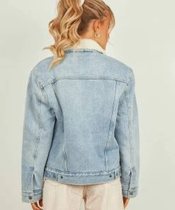 Levi's Ex BF Sherpa Trucker Jacket - Strangerways New & Most Loved 11 Levi's Ex BF Sherpa Trucker Jacket - Strangerways New & Most Loved