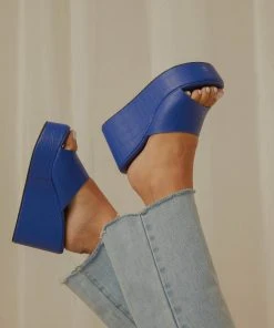 Cult Avenue New & Most Loved Villa Playa Mule Heel - Cobalt Croc