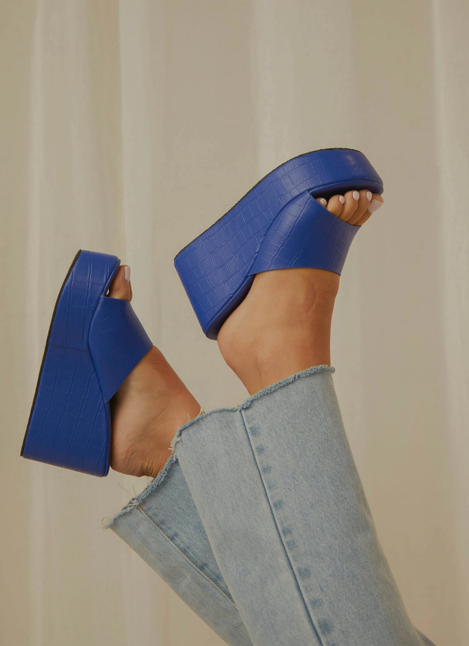 Cult Avenue New & Most Loved Villa Playa Mule Heel - Cobalt Croc 4 Cult Avenue New & Most Loved Villa Playa Mule Heel - Cobalt Croc