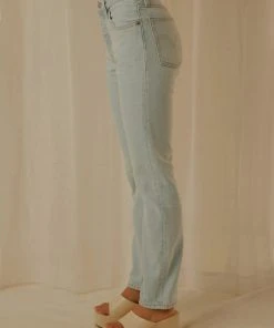 Levi's New & Most Loved 501 Jeans - OJAI T3 LAKE 11 Levi's New & Most Loved 501 Jeans - OJAI T3 LAKE