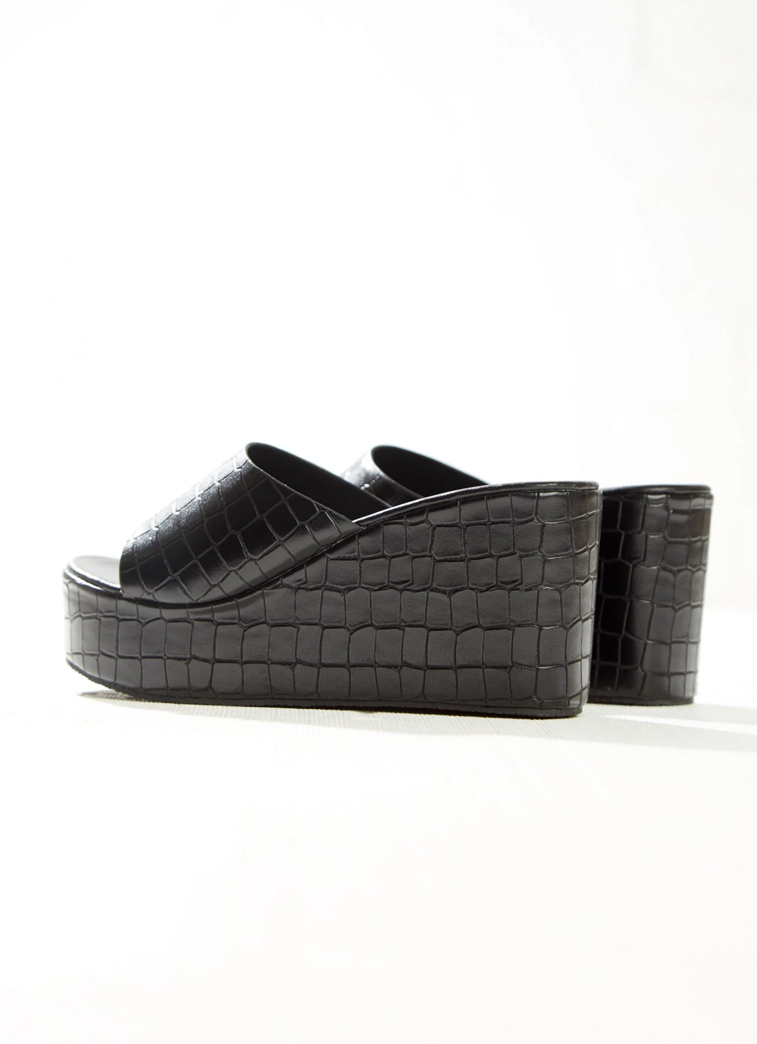 Cult Avenue Villa Playa Mule Heel - Black Croc New & Most Loved 10 Cult Avenue Villa Playa Mule Heel - Black Croc New & Most Loved