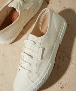 Superga 2750 Organic Canvas Natural Dy - A02 Red Beet