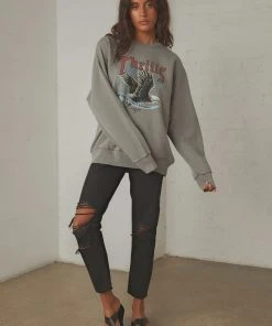 Thrills Storm The Castle Slouch Fit Crew - Washed Grey New & Most Loved 9 Thrills Storm The Castle Slouch Fit Crew - Washed Grey New & Most Loved
