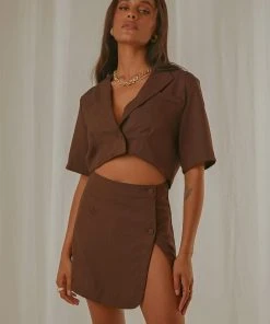 Peppermayo Exclusive New York City Cropped Blazer - Choc Brown