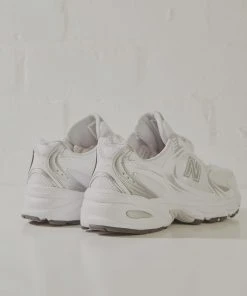 New Balance 725 Sneaker - White New & Most Loved 9 New Balance 725 Sneaker - White New & Most Loved