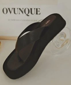 Cult Avenue Style Muse Sandal - Black