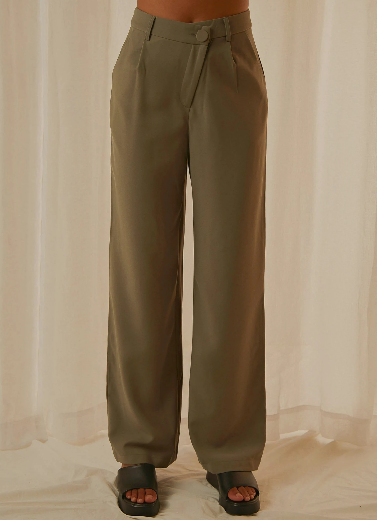 4th & Reckless New & Most Loved Archer Trouser - Muted Khaki 4th & Reckless New & Most Loved Archer Trouser - Muted Khaki