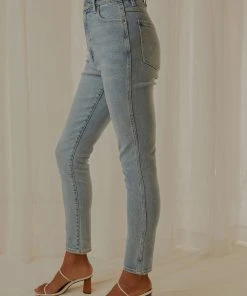 Wrangler New & Most Loved Tyler Rolled Jean - Integral Vintage