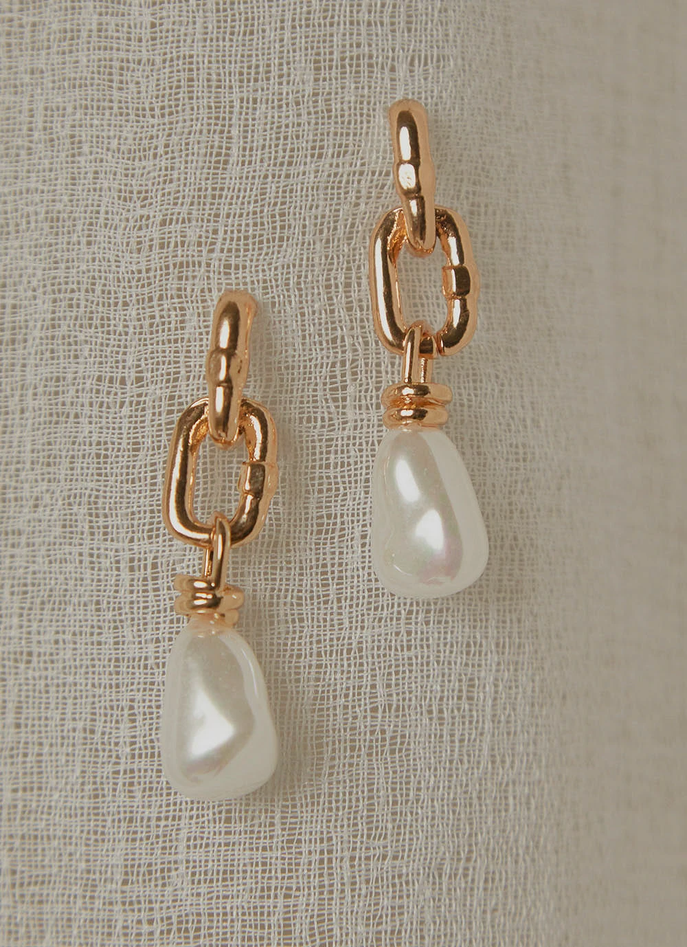Peppermayo New Accessories RSVP Earrings - Gold/ Pearl 7 Peppermayo New Accessories RSVP Earrings - Gold/ Pearl