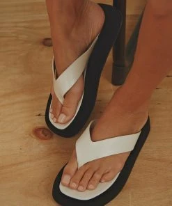 Cult Avenue Style Muse Sandal - Ivory New & Most Loved