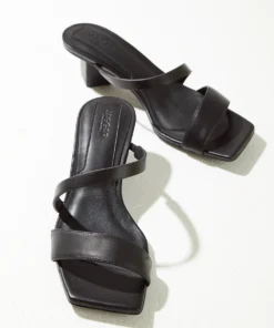 Jaggar Adapt Slide - Black New Shoes