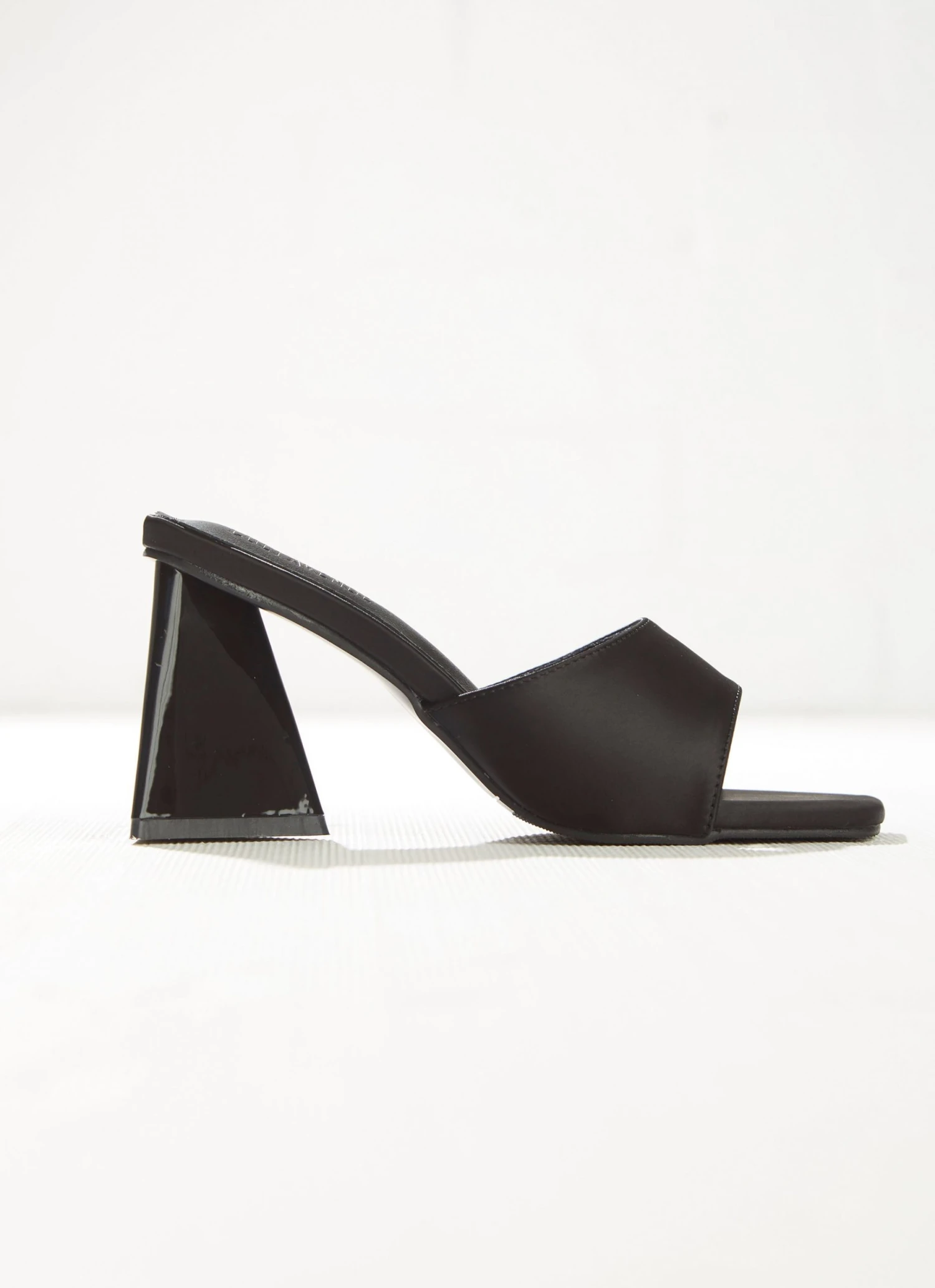 Cult Avenue New & Most Loved N.Y Nights Heel - Black 7 Cult Avenue New & Most Loved N.Y Nights Heel - Black