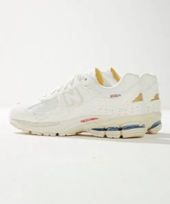 New Balance 2002R Sneaker - White