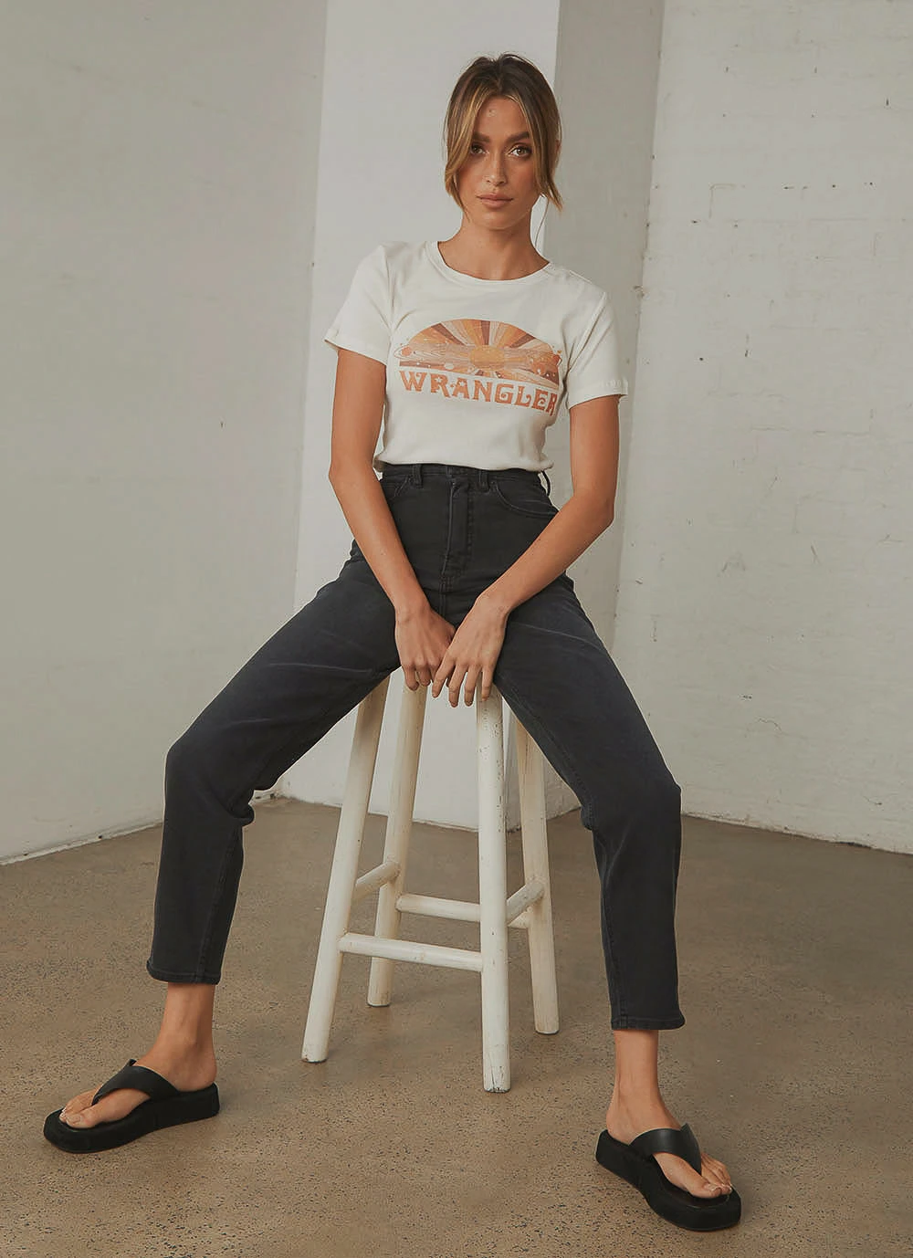 Lee New & Most Loved Hourglass High Mom Jeans - Black Ash 4 Lee New & Most Loved Hourglass High Mom Jeans - Black Ash