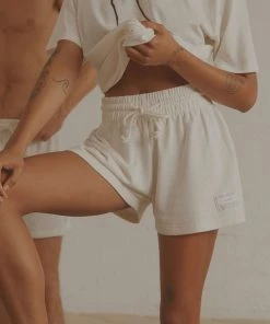 Vacancy Supply The Essential Shorts - Coconut Milk