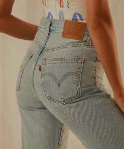 Levi's Ribcage St Ankle - Middle Road New Bottoms