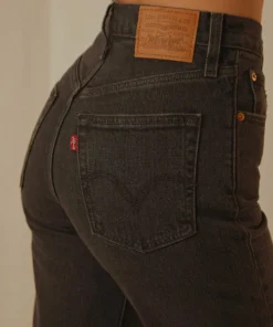 Levi's Ribcage Straight Ankle Jeans - Feelin' Cagey 13 Levi's Ribcage Straight Ankle Jeans - Feelin' Cagey