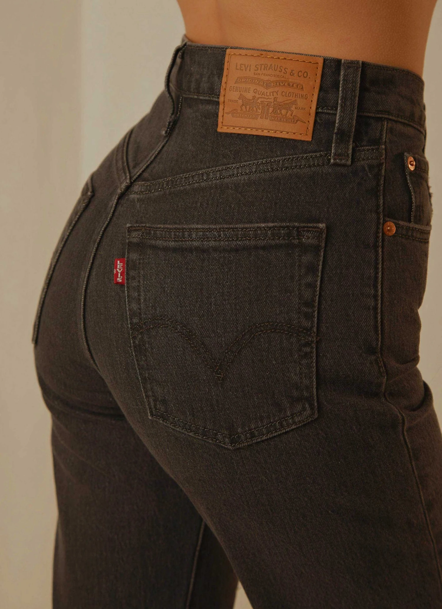 Levi's Ribcage Straight Ankle Jeans - Feelin' Cagey 8 Levi's Ribcage Straight Ankle Jeans - Feelin' Cagey