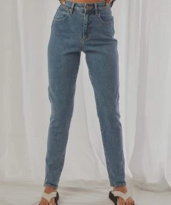 Wrangler Tyler Jean - Isla Blue New & Most Loved