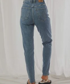 Wrangler Tyler Jean - Isla Blue New & Most Loved