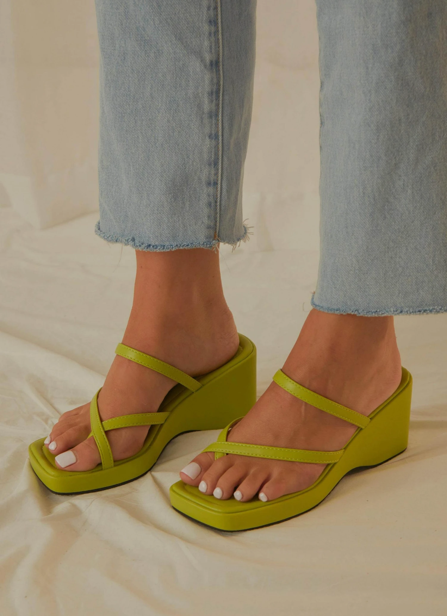 Cult Avenue Poolside Glamour Mule - Lime Green New & Most Loved 4 Cult Avenue Poolside Glamour Mule - Lime Green New & Most Loved