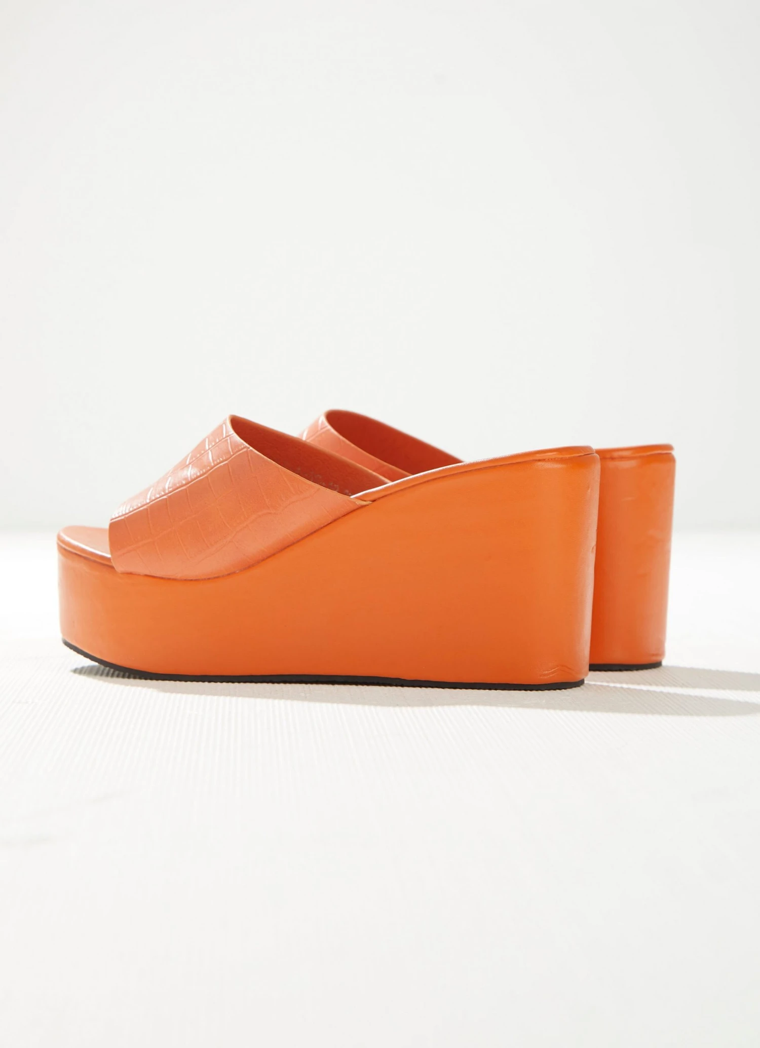 Cult Avenue Villa Playa Mule Heel - Tangerine Croc New & Most Loved 9 Cult Avenue Villa Playa Mule Heel - Tangerine Croc New & Most Loved