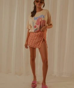 Levi's New & Most Loved Graphic SS Road Trip Tee - Peach Puree 14 Levi's New & Most Loved Graphic SS Road Trip Tee - Peach Puree