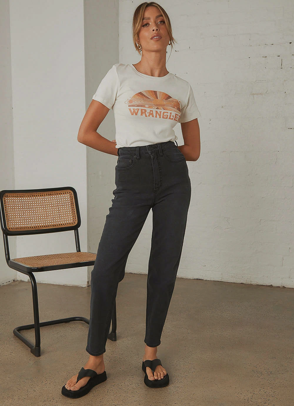 Lee New & Most Loved Hourglass High Mom Jeans - Black Ash 3 Lee New & Most Loved Hourglass High Mom Jeans - Black Ash