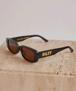 Riley Hubatka X Peppermayo Paradise Posse Sunglasses - Black New & Most Loved 9 Riley Hubatka X Peppermayo Paradise Posse Sunglasses - Black New & Most Loved