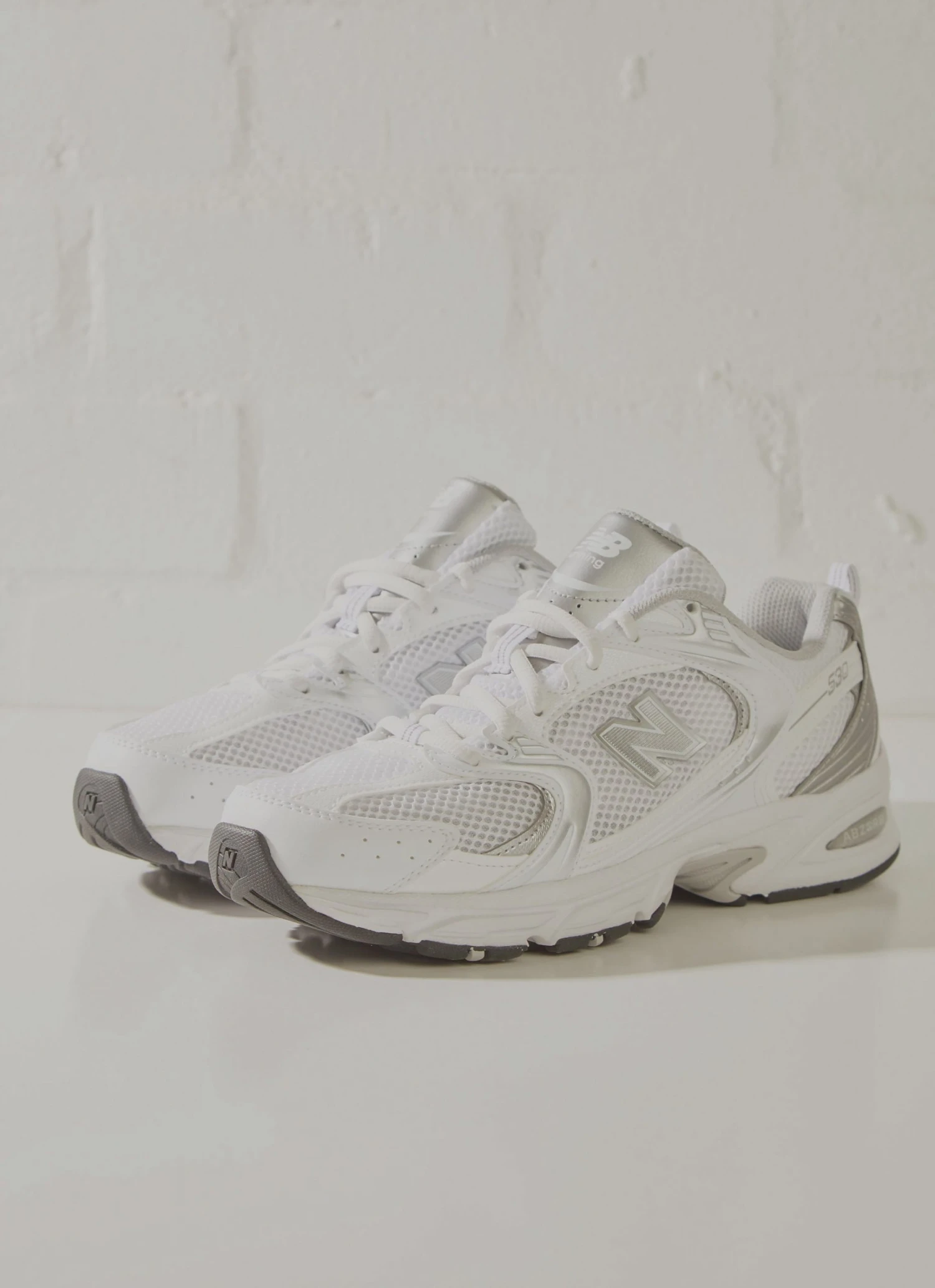 New Balance 725 Sneaker - White New & Most Loved 5 New Balance 725 Sneaker - White New & Most Loved