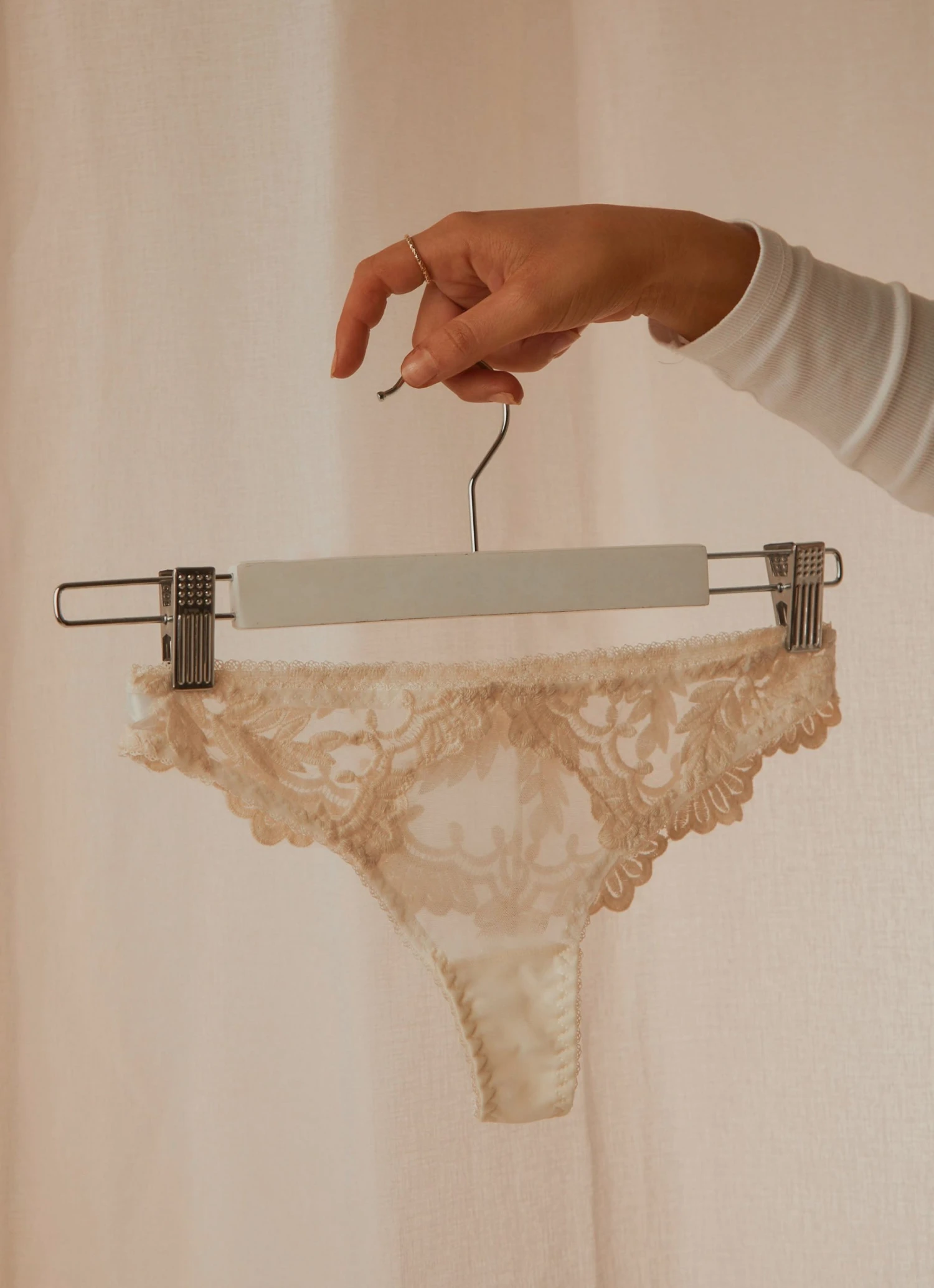 Kat The Label Loren Thong - Ivory Kat The Label Loren Thong - Ivory