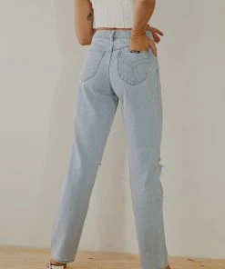 Rolla's Classic Straight Jeans - Nina Worn Organic 6 Rolla's Classic Straight Jeans - Nina Worn Organic