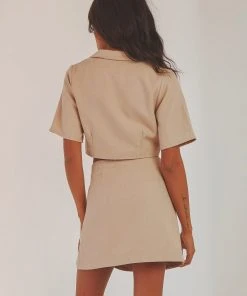 Peppermayo Exclusive New & Most Loved New York City Cropped Blazer - Taupe 11 Peppermayo Exclusive New & Most Loved New York City Cropped Blazer - Taupe