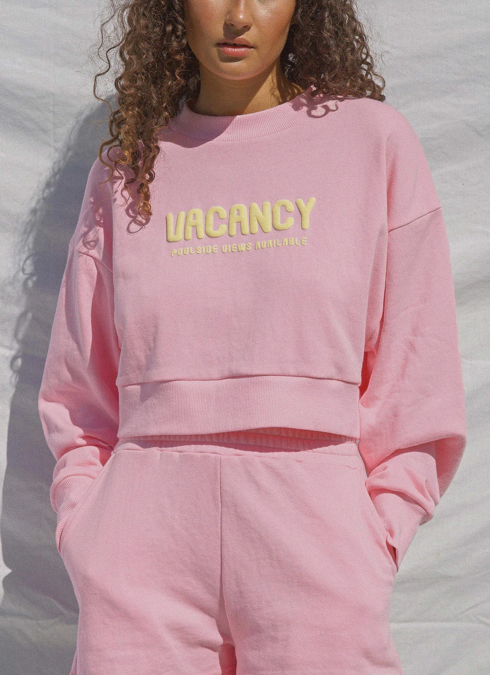 Vacancy Supply Arrival Cropped Jumper - Pink Soda Vacancy Supply Arrival Cropped Jumper - Pink Soda
