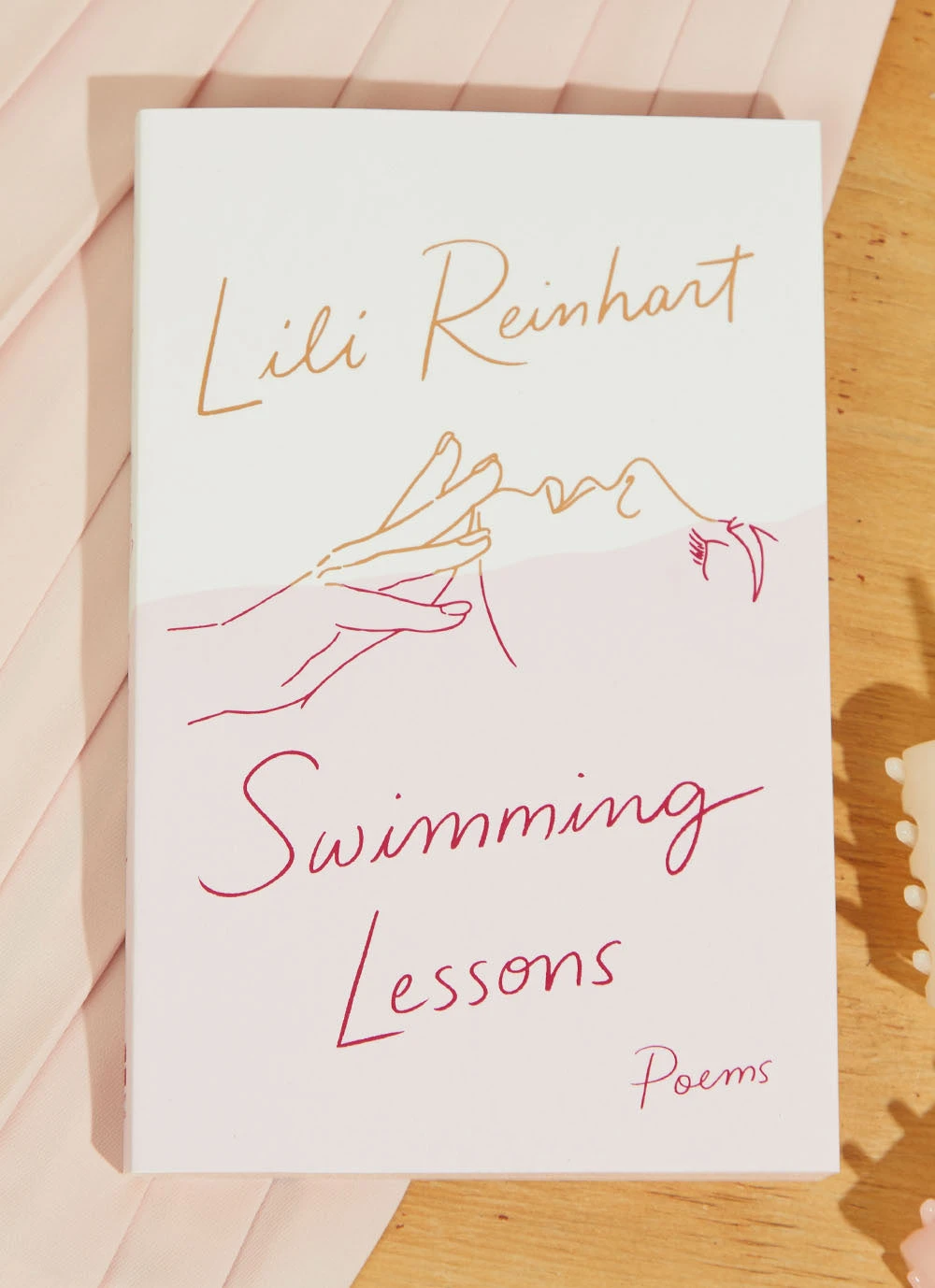 Harper Collins Swimming Lessons - Lili Reinhart New Accessories 3 Harper Collins Swimming Lessons - Lili Reinhart New Accessories