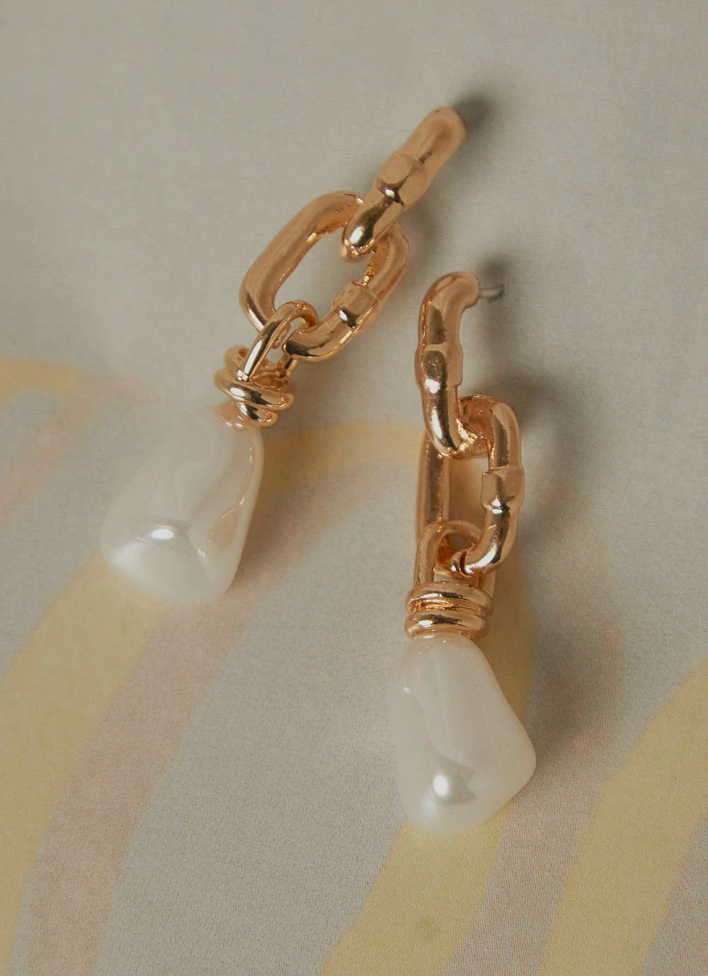 Peppermayo New Accessories RSVP Earrings - Gold/ Pearl 9 Peppermayo New Accessories RSVP Earrings - Gold/ Pearl