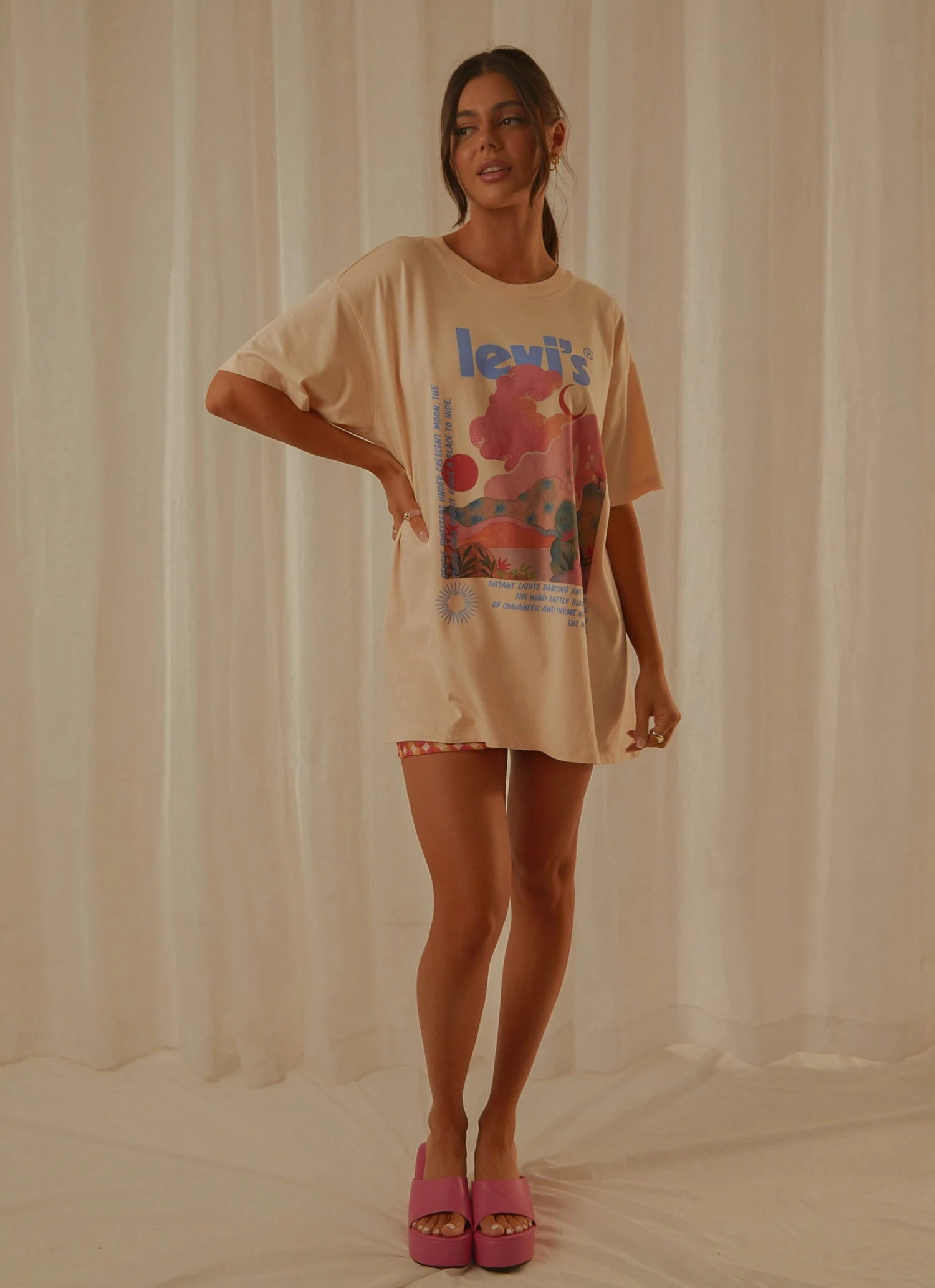 Levi's New & Most Loved Graphic SS Road Trip Tee - Peach Puree 4 Levi's New & Most Loved Graphic SS Road Trip Tee - Peach Puree