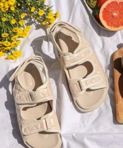 Cult Avenue Bowie Quilted Sandal - Beige