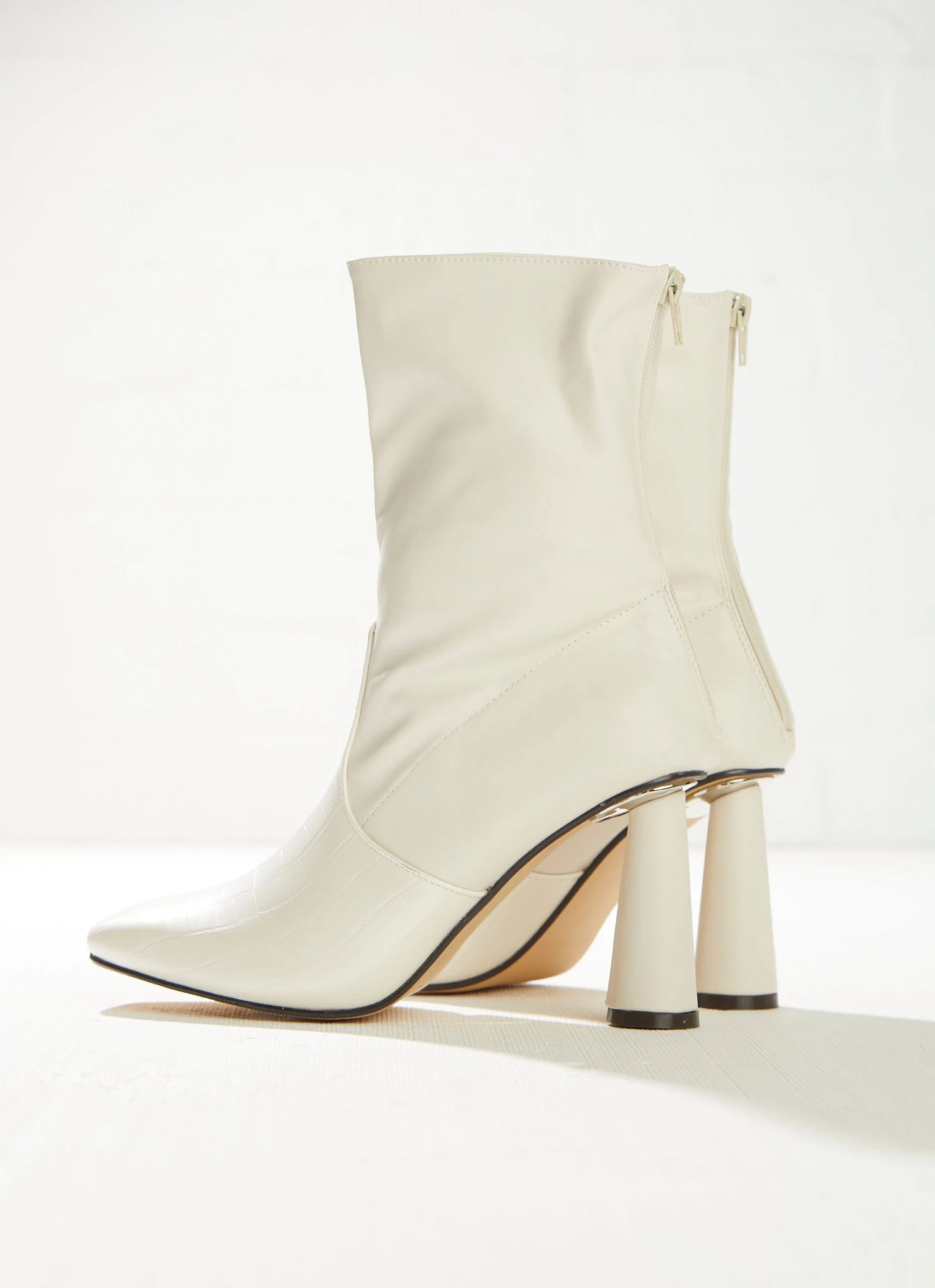 4th & Reckless Liberty Ankle Boot - Off White New & Most Loved 8 4th & Reckless Liberty Ankle Boot - Off White New & Most Loved