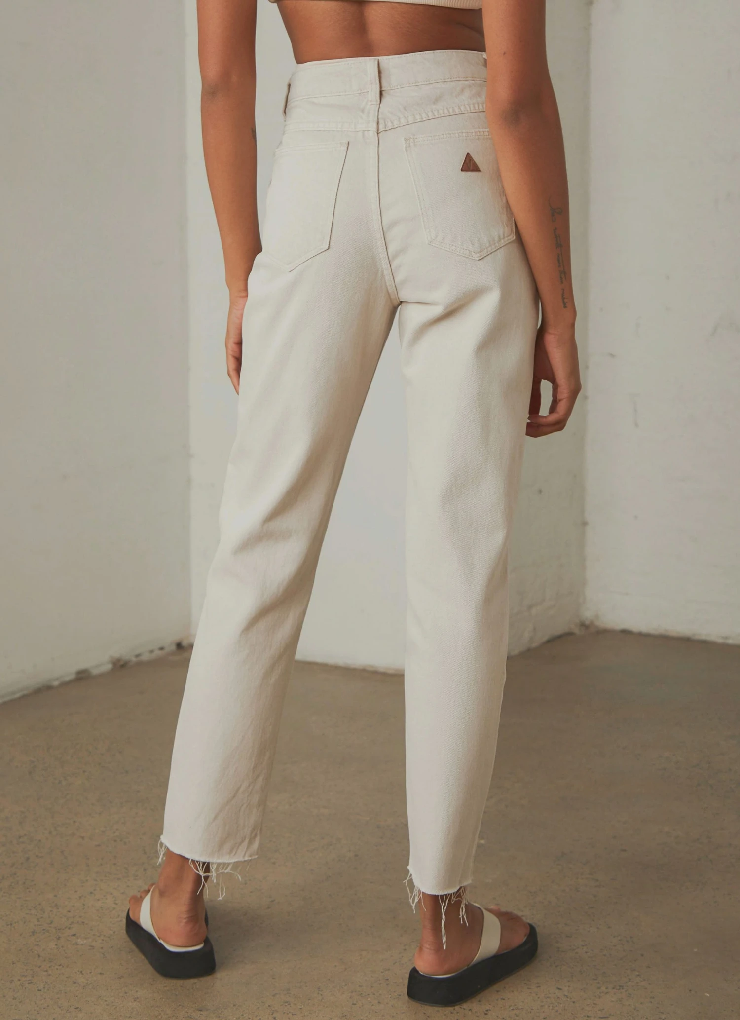 Abrand A 94 Slim Jeans - Stone New & Most Loved Abrand A 94 Slim Jeans - Stone New & Most Loved