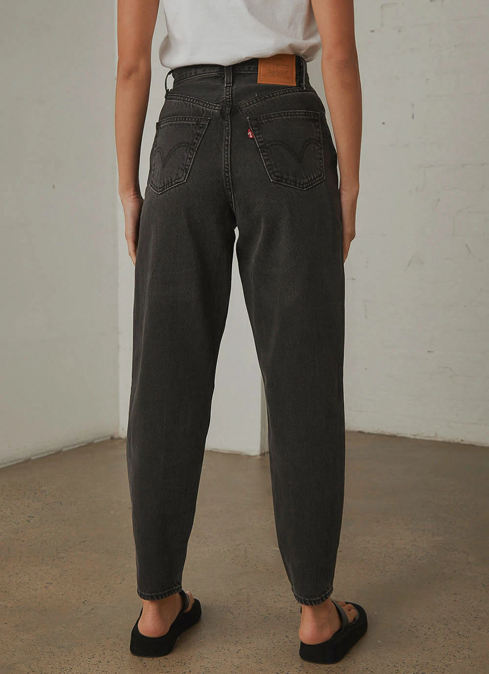 Levi's High Loose Taper Jeans - Lose Control 6 Levi's High Loose Taper Jeans - Lose Control