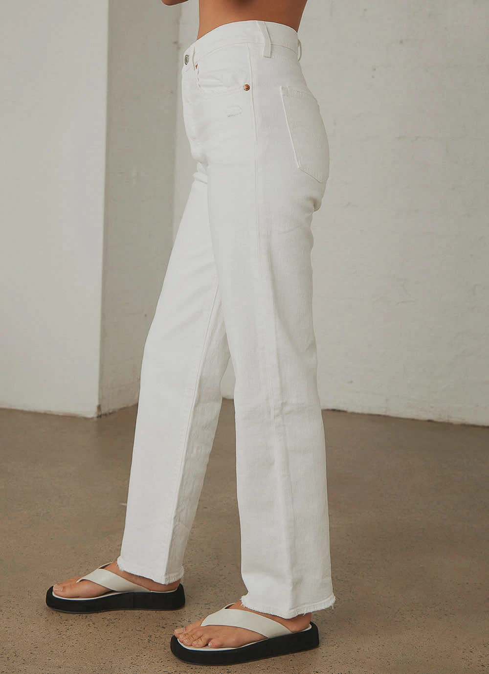 Levi's Ribcage Straight Ankle Jean - Cloud Over New & Most Loved 7 Levi's Ribcage Straight Ankle Jean - Cloud Over New & Most Loved