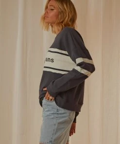 Abrand A Oversized Sweater - 70s Navy New & Most Loved 5 Abrand A Oversized Sweater - 70s Navy New & Most Loved